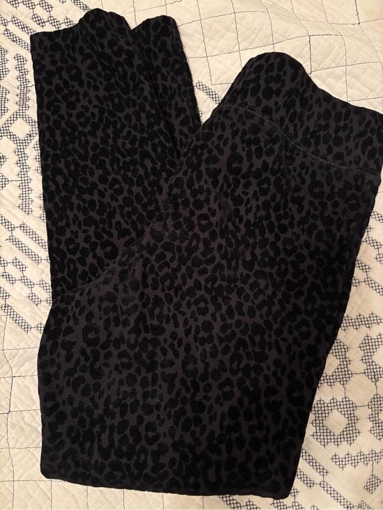Old Navy Pants - Old Navy Stevie high rise flocked leopard print Leggings M
